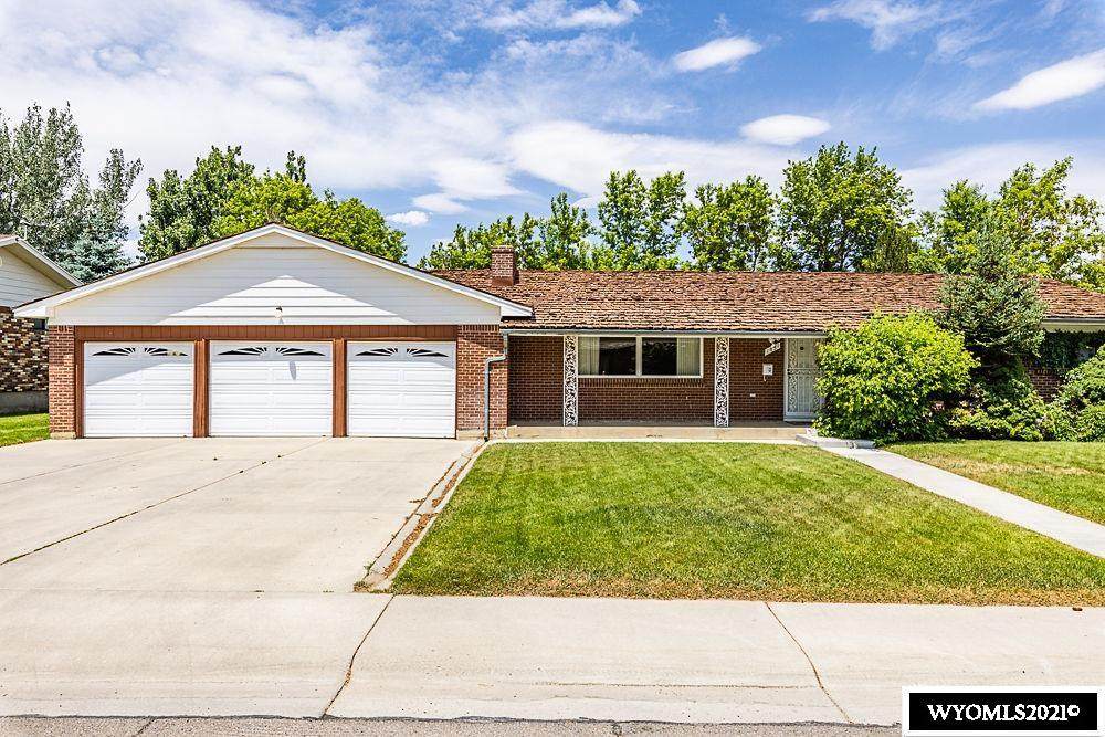 1831 Walnut Street - Photo 1