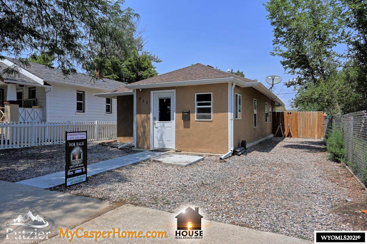 252 G Street - Photo 1