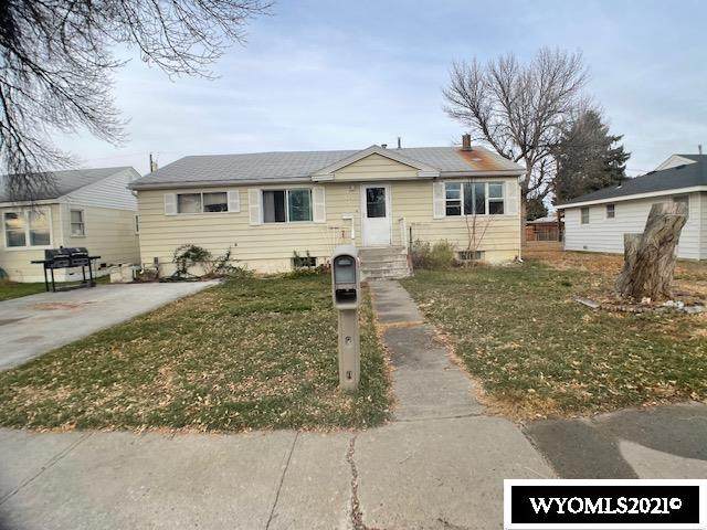 709 Thomas Ave - Photo 1