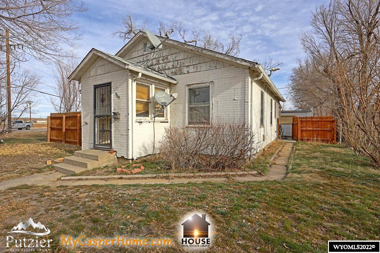 909 Poplar Street - Photo 1