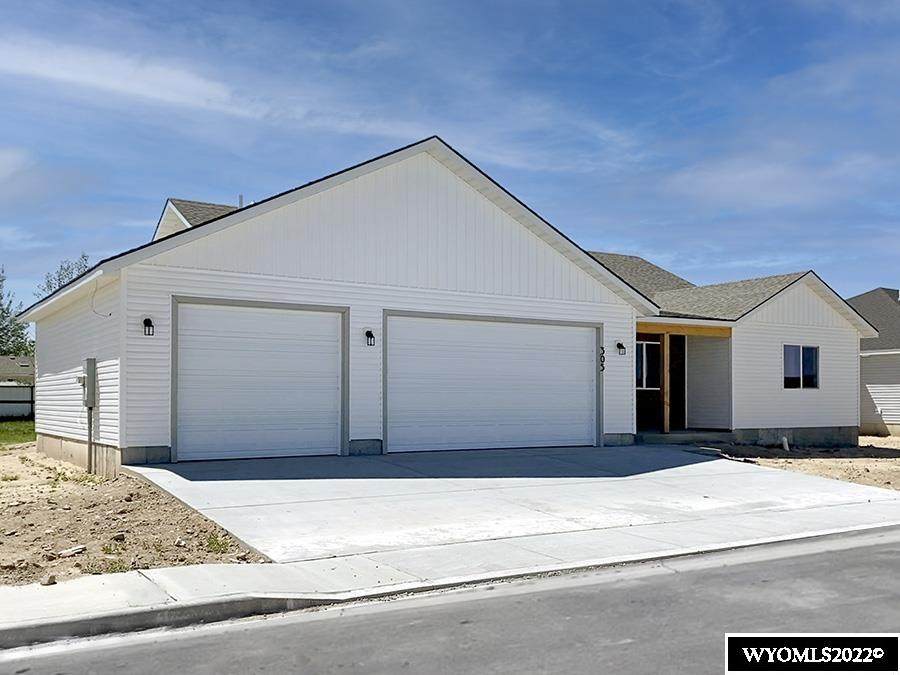 305 Greasewood - Photo 1