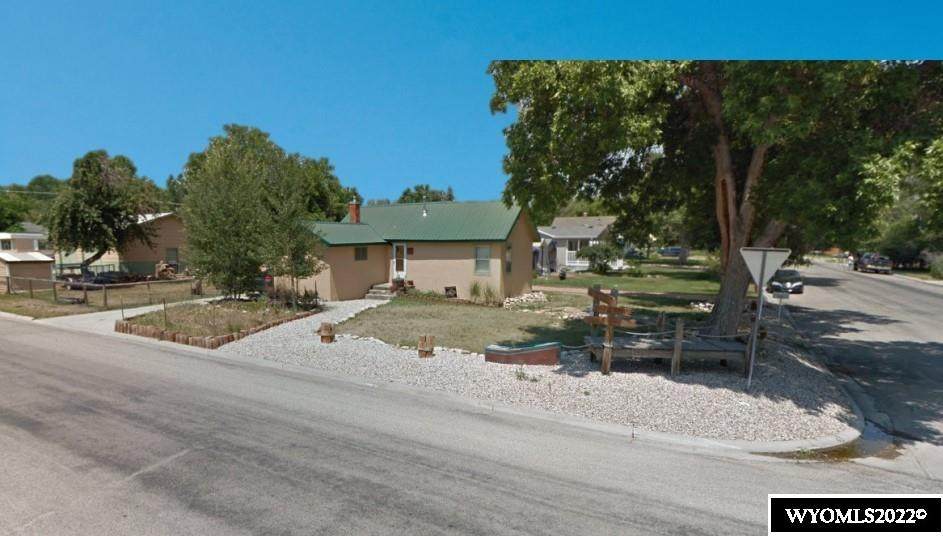 810 Burritt Avenue - Photo 1