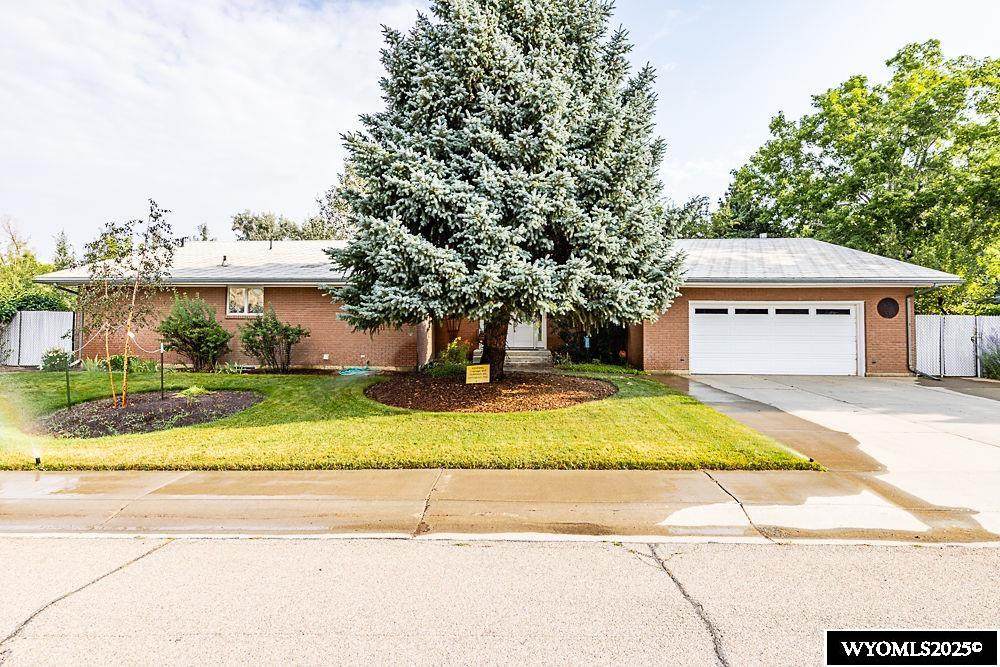 1823 Walnut St. - Photo 1