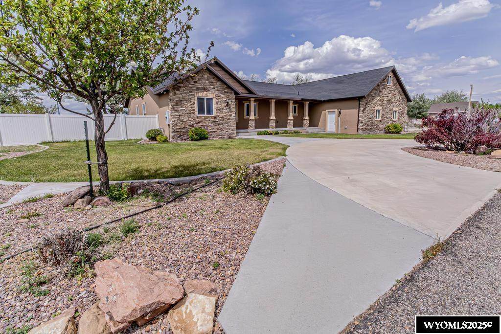 1011 Heritage Cove Drive - Photo 1