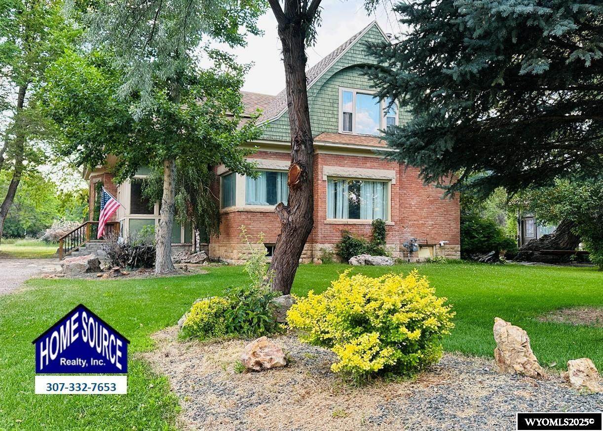 1105 2nd Street - Photo 1