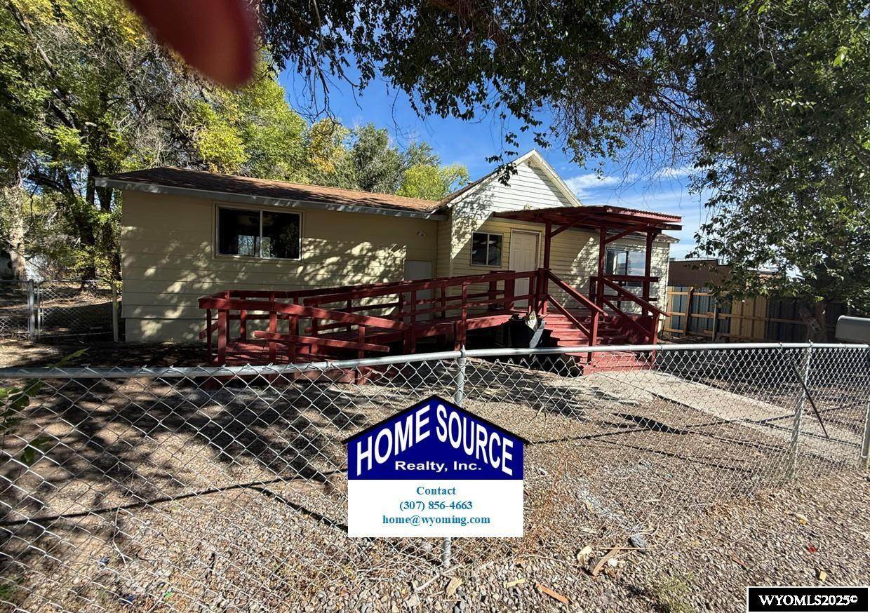 712 Spencer Street - Photo 1