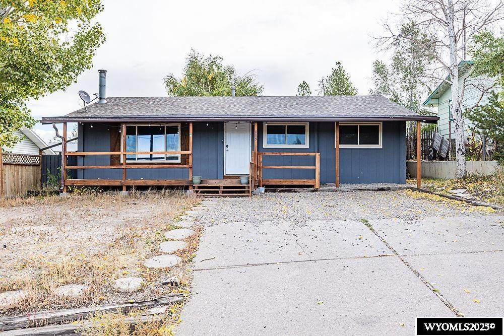 809 Ash Street - Photo 1