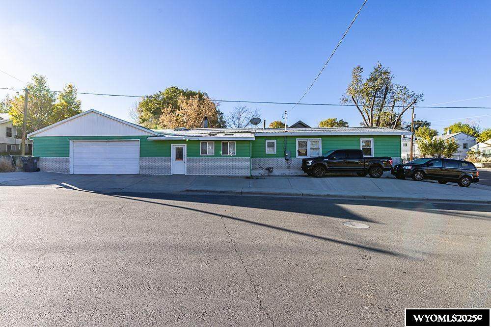 805 Walnut Street - Photo 1