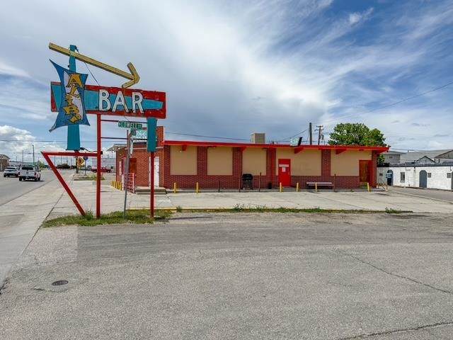 1740 Yellowstone Highway - Photo 1