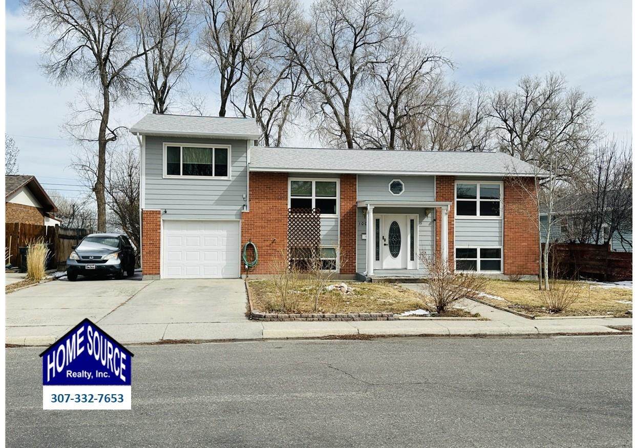 1009 Sherry Drive - Photo 1