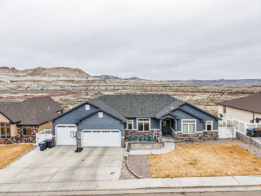 2340 Alexandra Cir - Photo 1