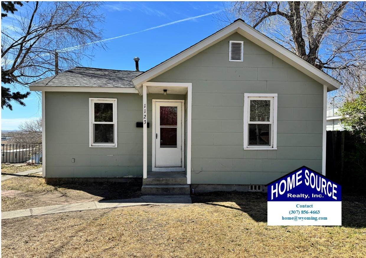 1123 Adams - Photo 1