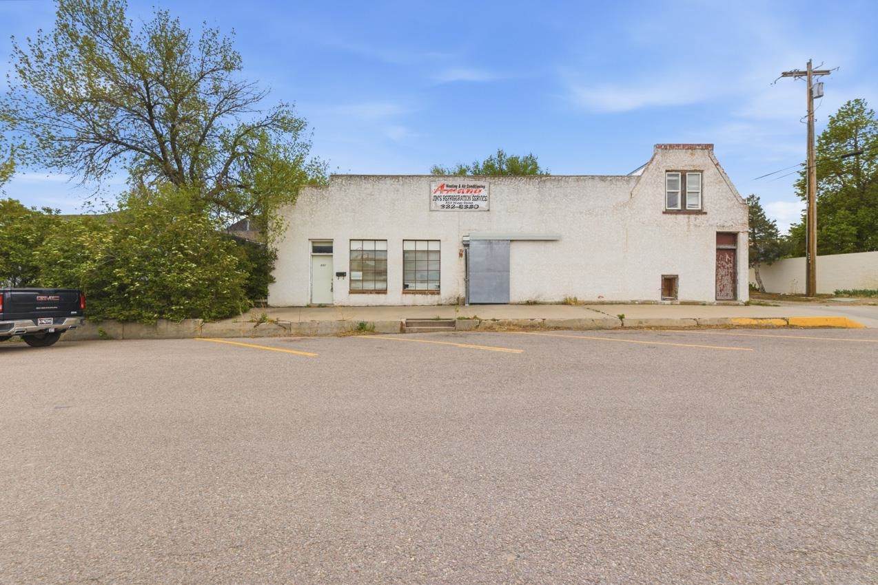 853 Waters Street - Photo 1