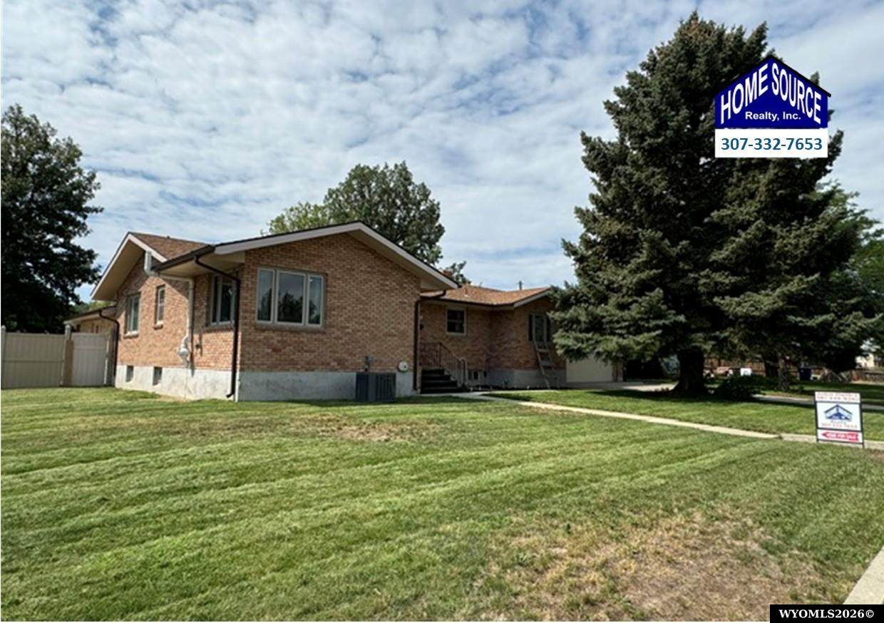 141 Sunset Drive - Photo 1