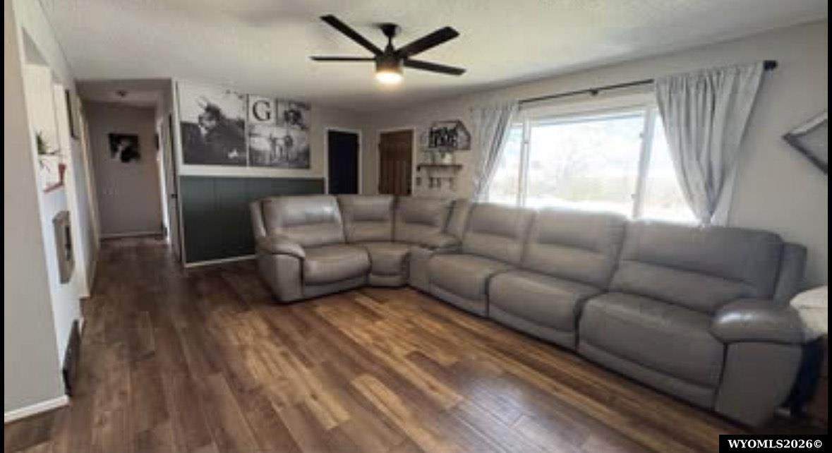 https://bt-photos.global.ssl.fastly.net/wyoming/orig_boomver_1_20263888-2.jpg