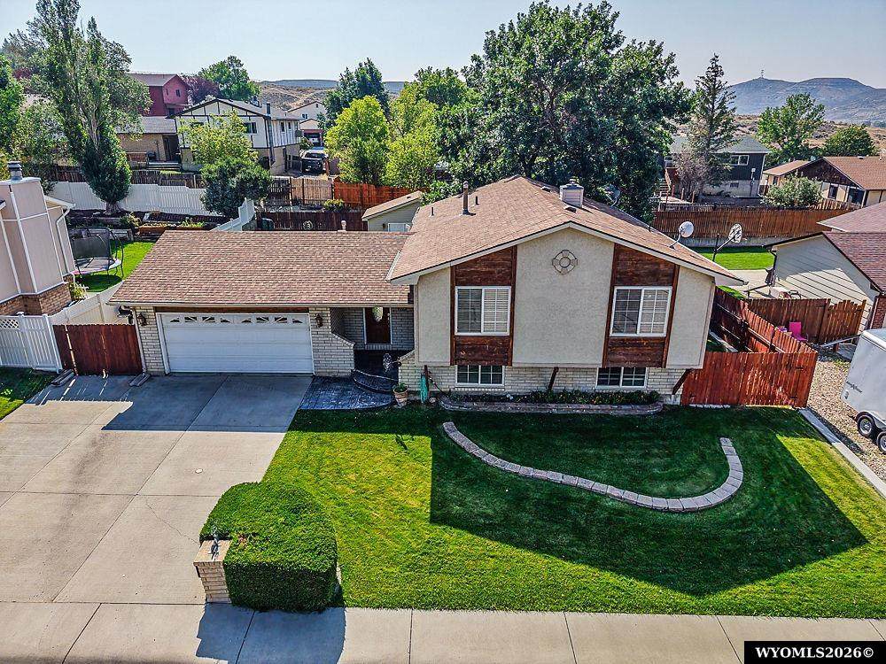 525 Fremont Avenue - Photo 1