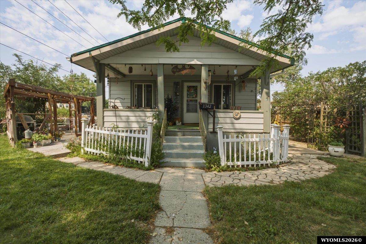 1342 Cottonwood St - Photo 1