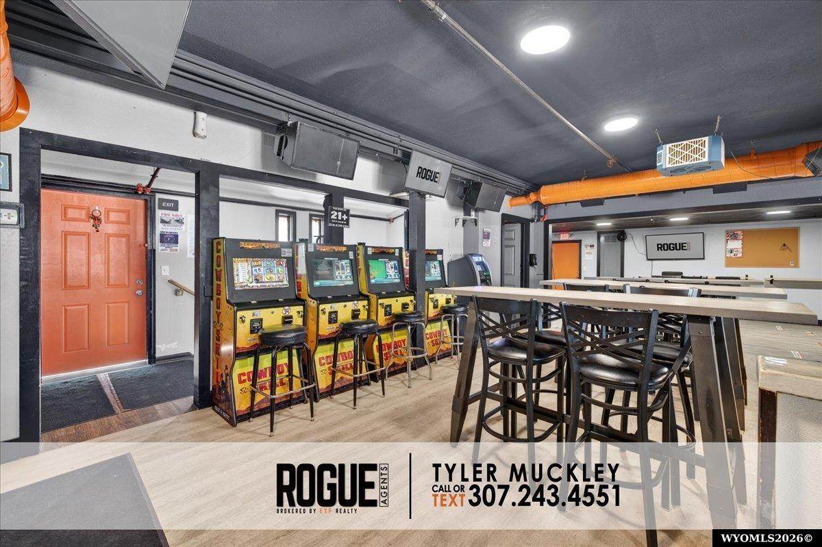 525 Wyoming Blvd - Photo 1