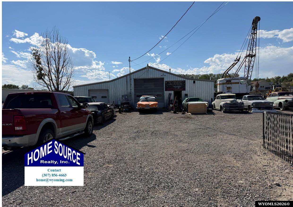 330 4th St W - Photo 1