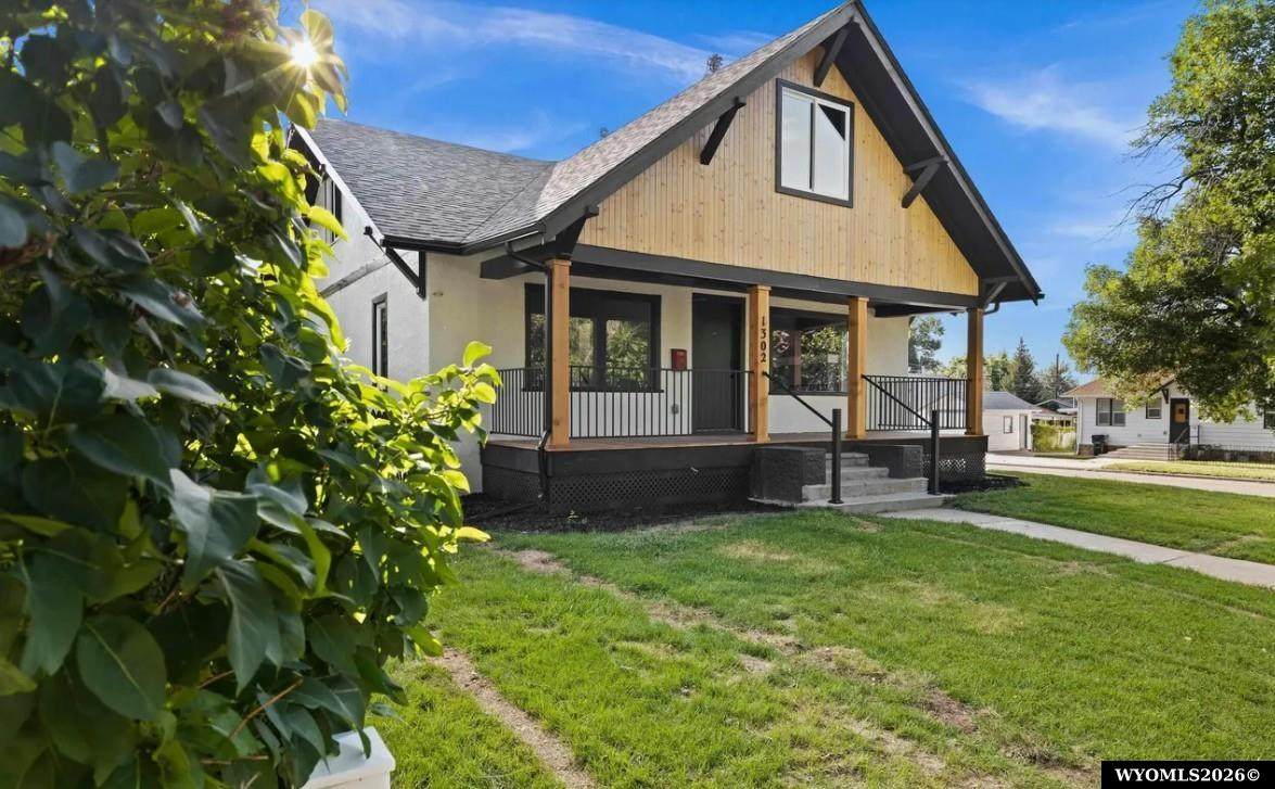 1302 Ash Street - Photo 1