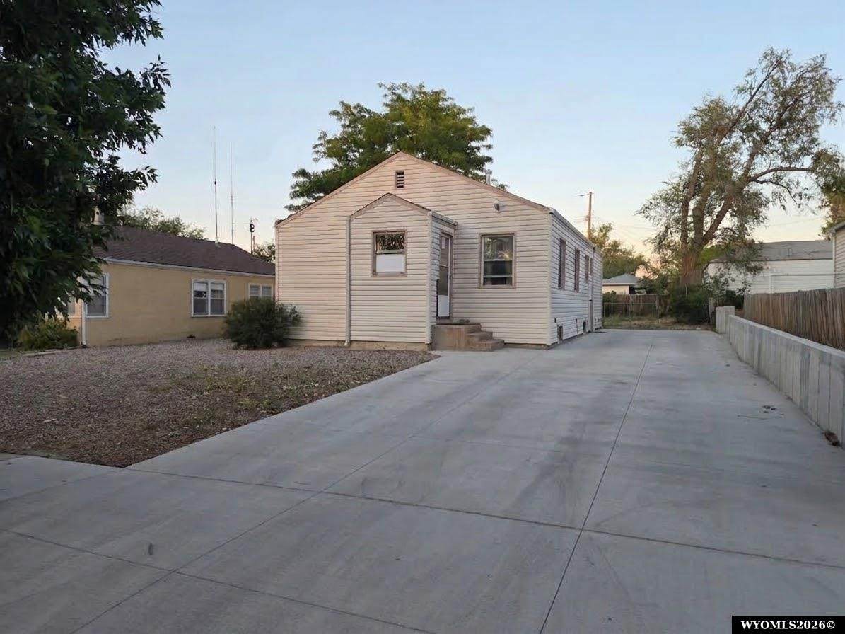 1435 Willow St - Photo 1