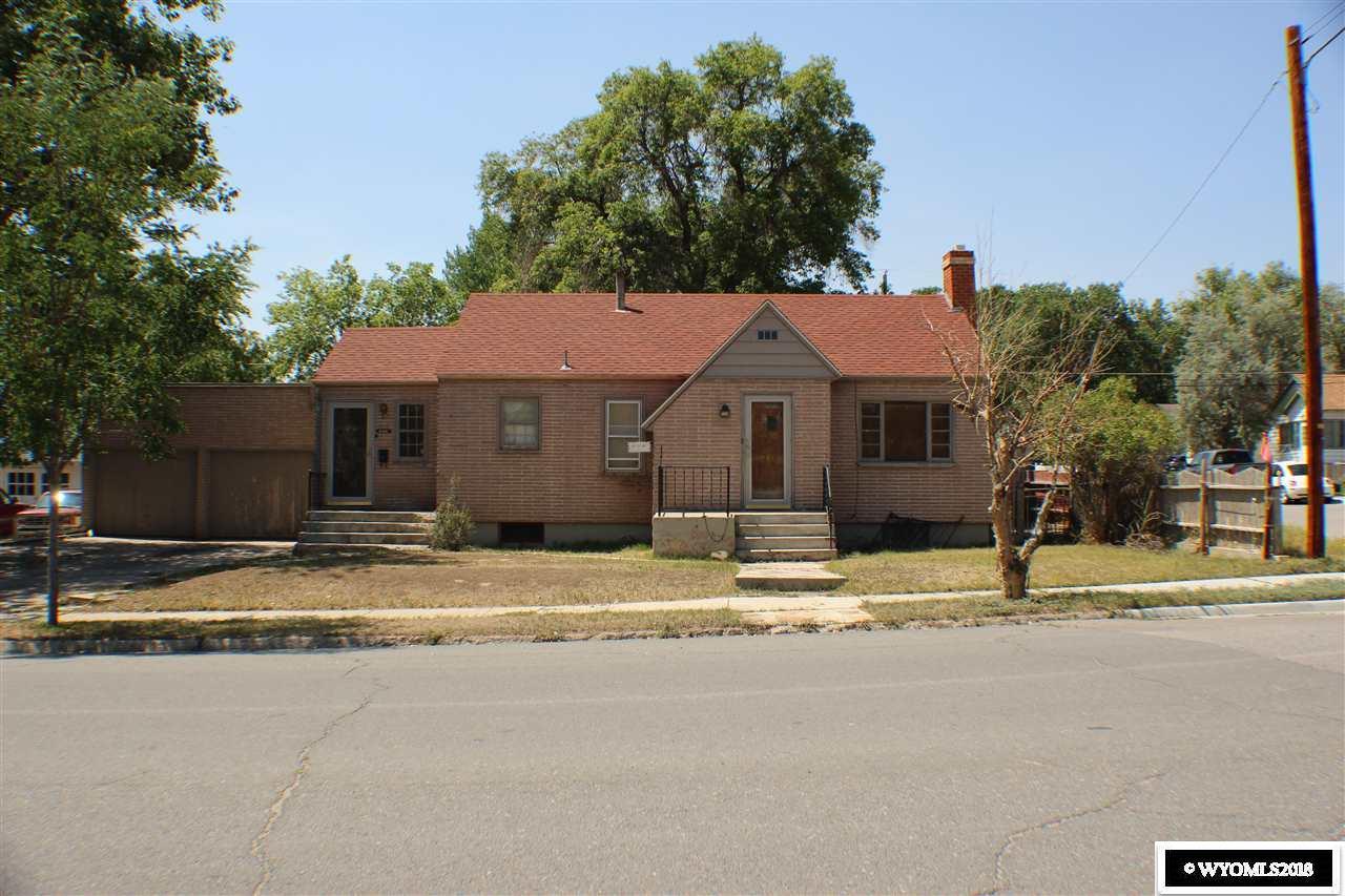 930 7th Street - Photo 1
