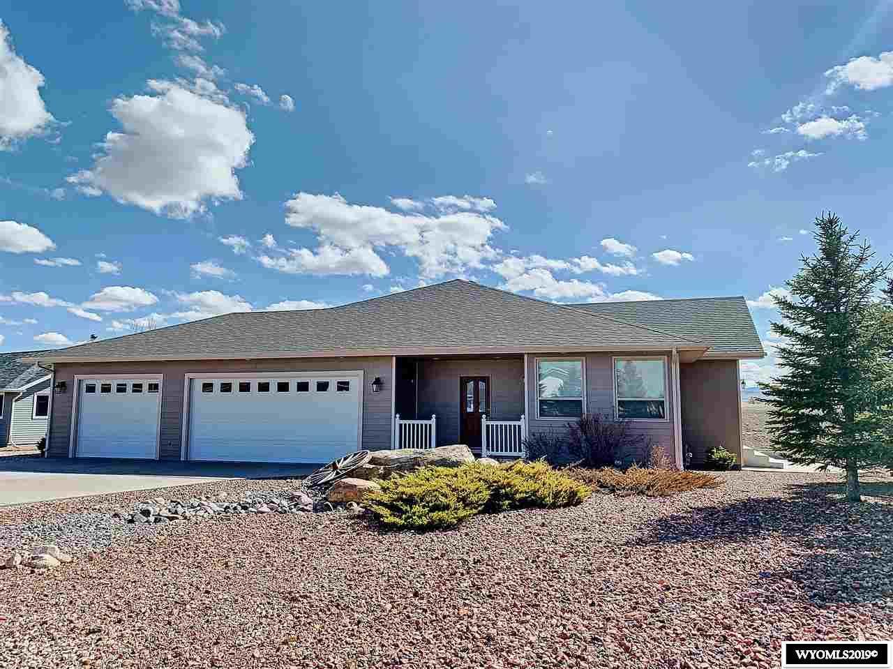 585 Pinnacle Drive - Photo 1