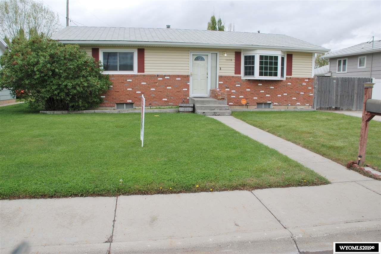 1806 Gregg Avenue - Photo 1