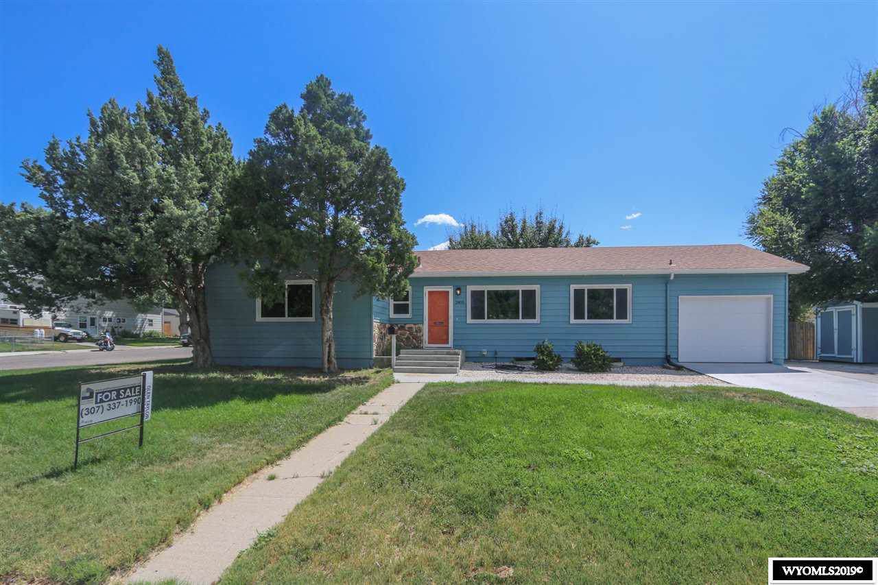 2405 Bellaire - Photo 1