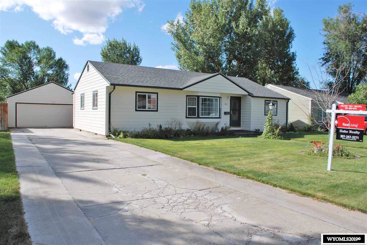 812 10th Street - Photo 1