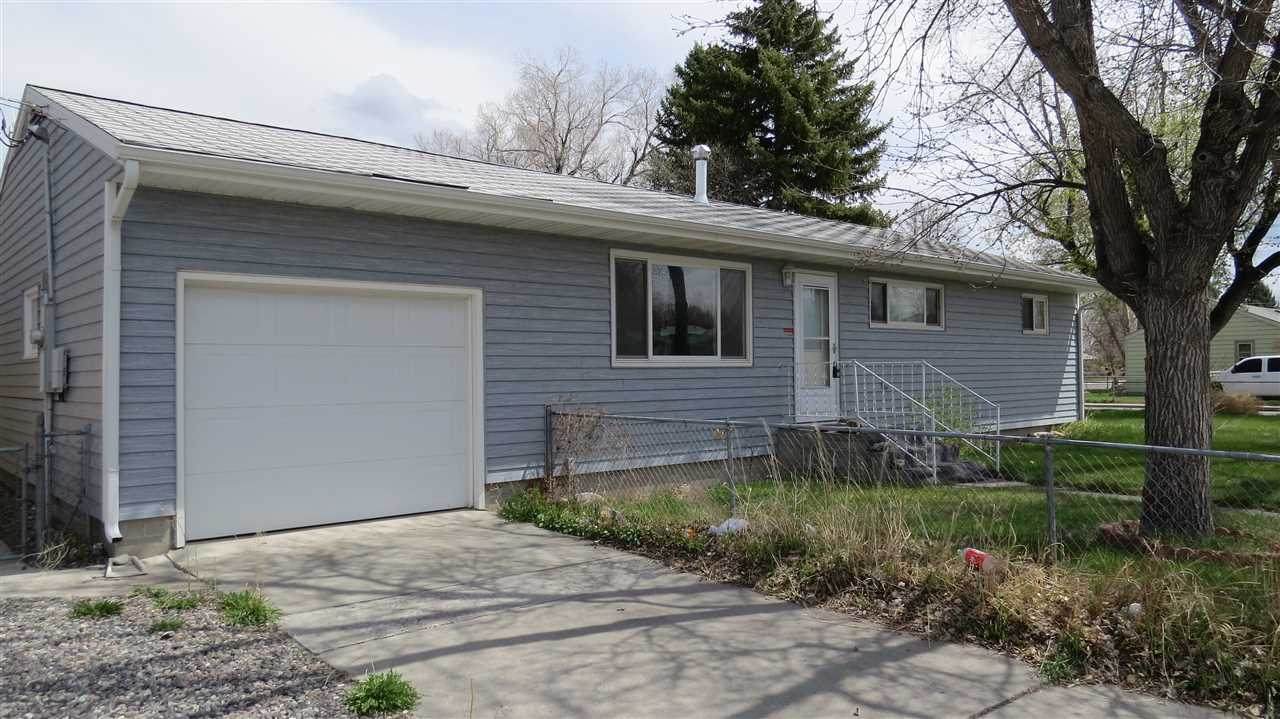303 6th Street W - Photo 1