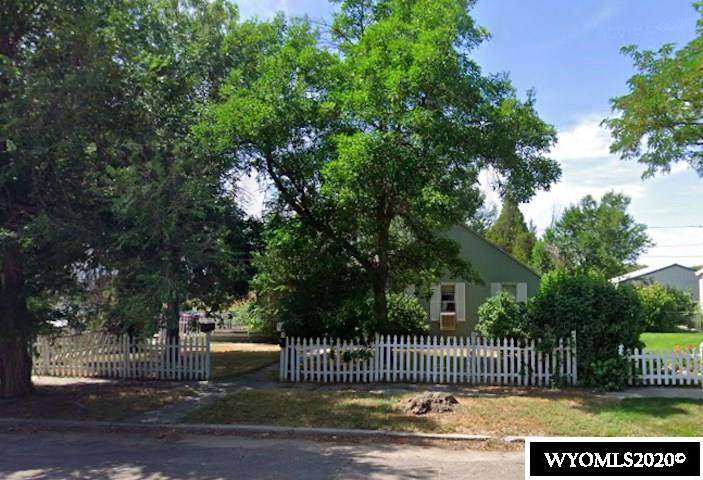 402 2nd Street - Photo 1