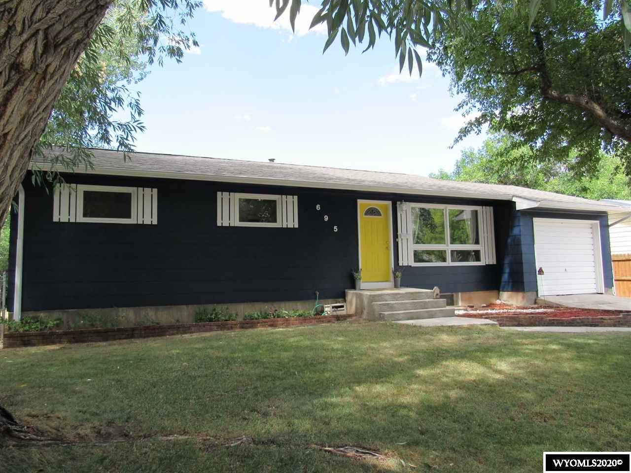 695 9th Street - Photo 1