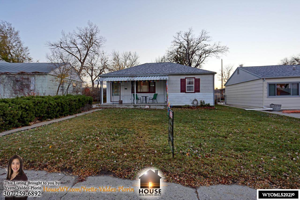 1027 21st Street - Photo 1