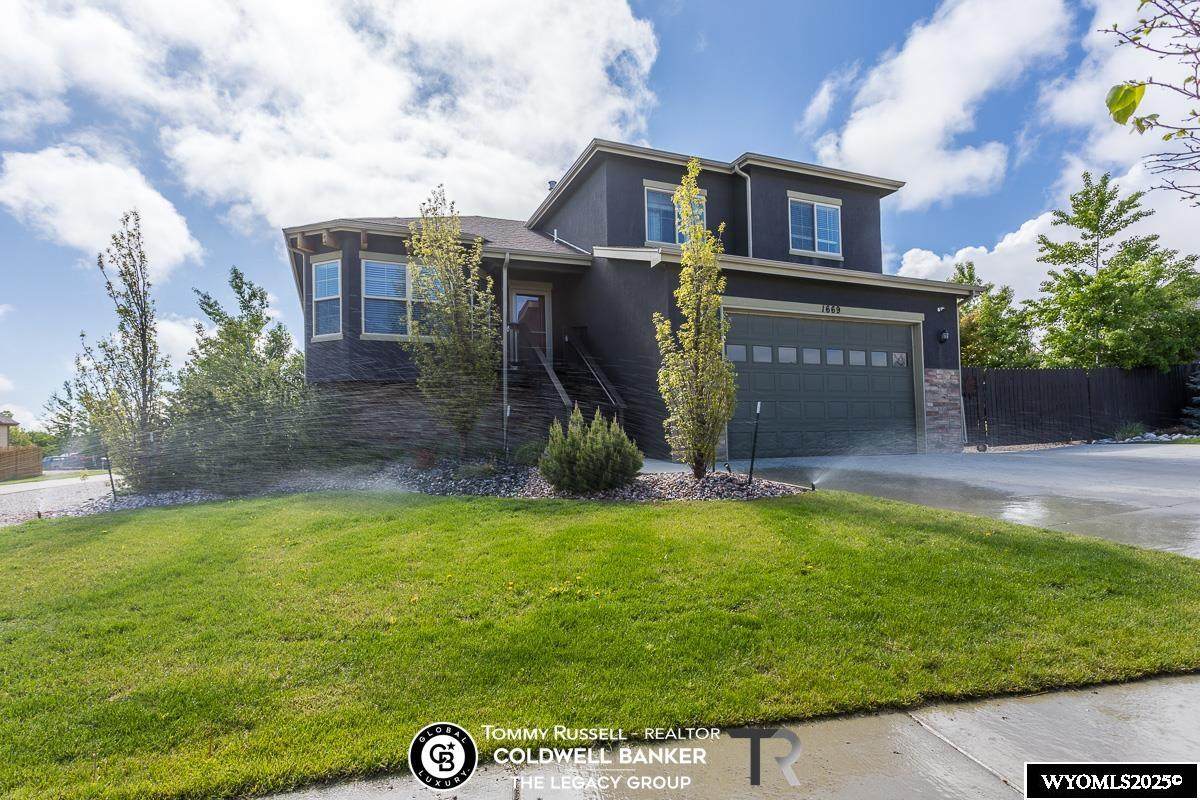 1669 Waterford - Photo 1