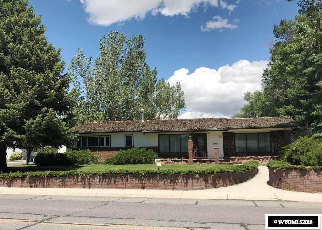 232 Sunset Drive - Photo 1