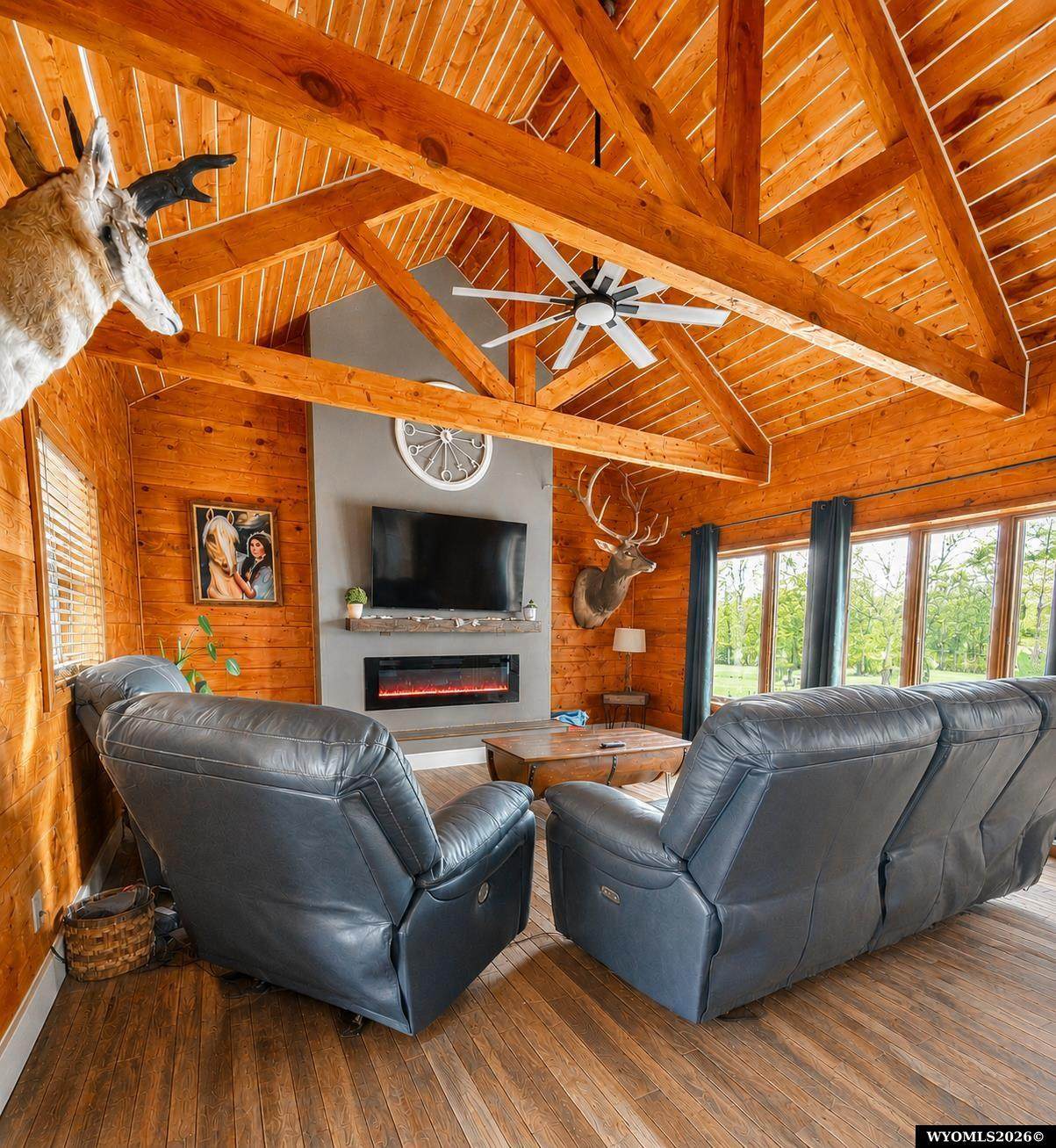 https://bt-photos.global.ssl.fastly.net/wyoming/1280_boomver_4_20262457-2.jpg