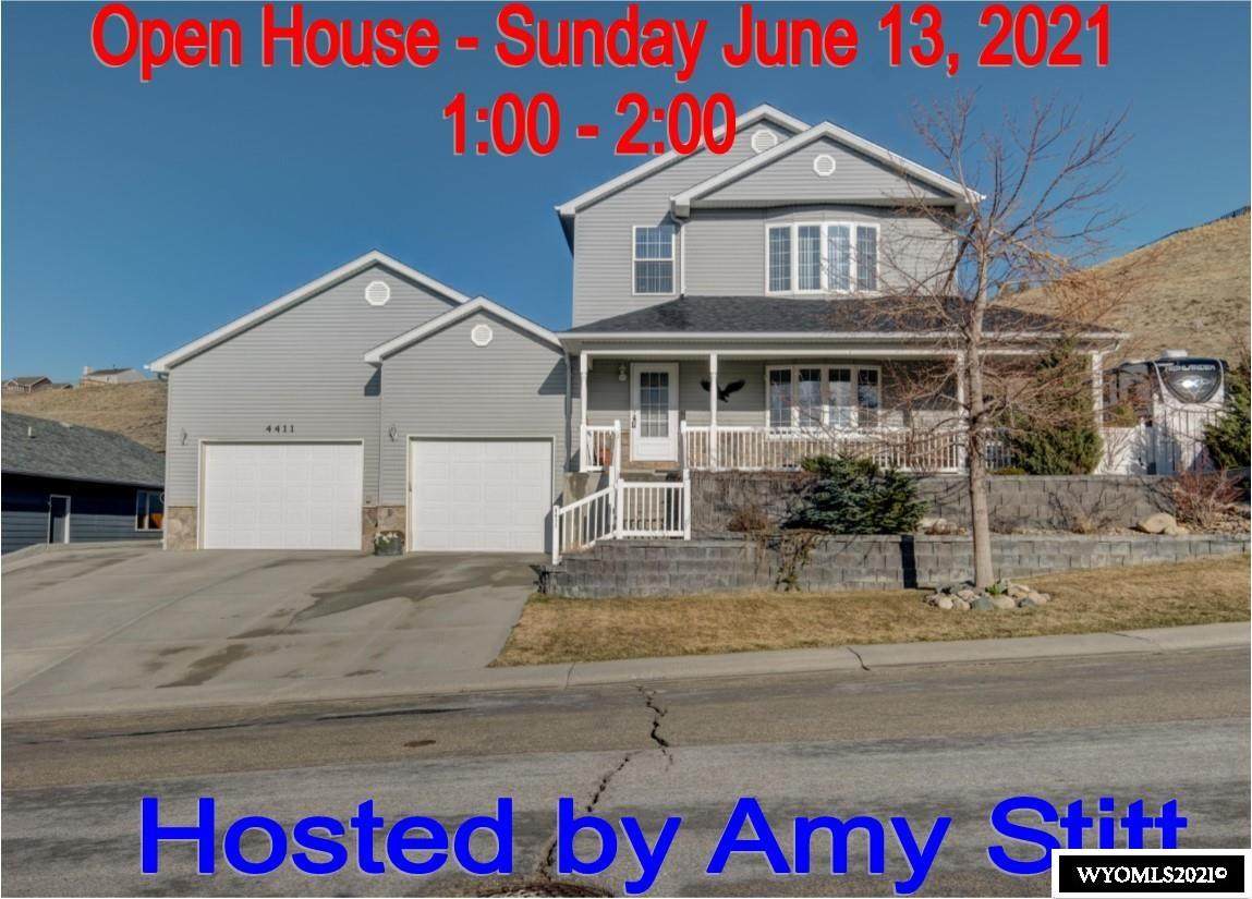 4411 Oak Street - Photo 1