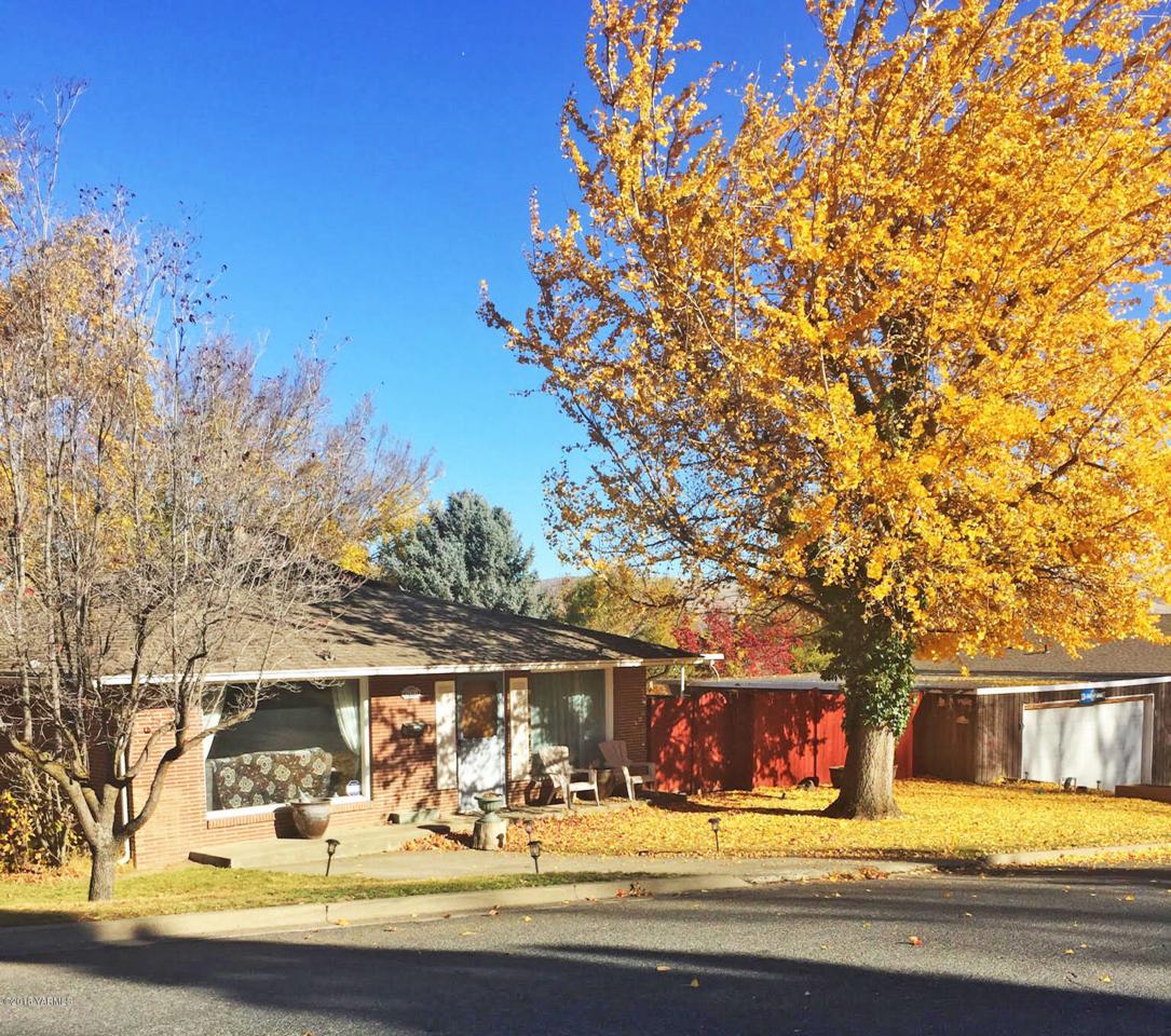 621 22nd Ave - Photo 1