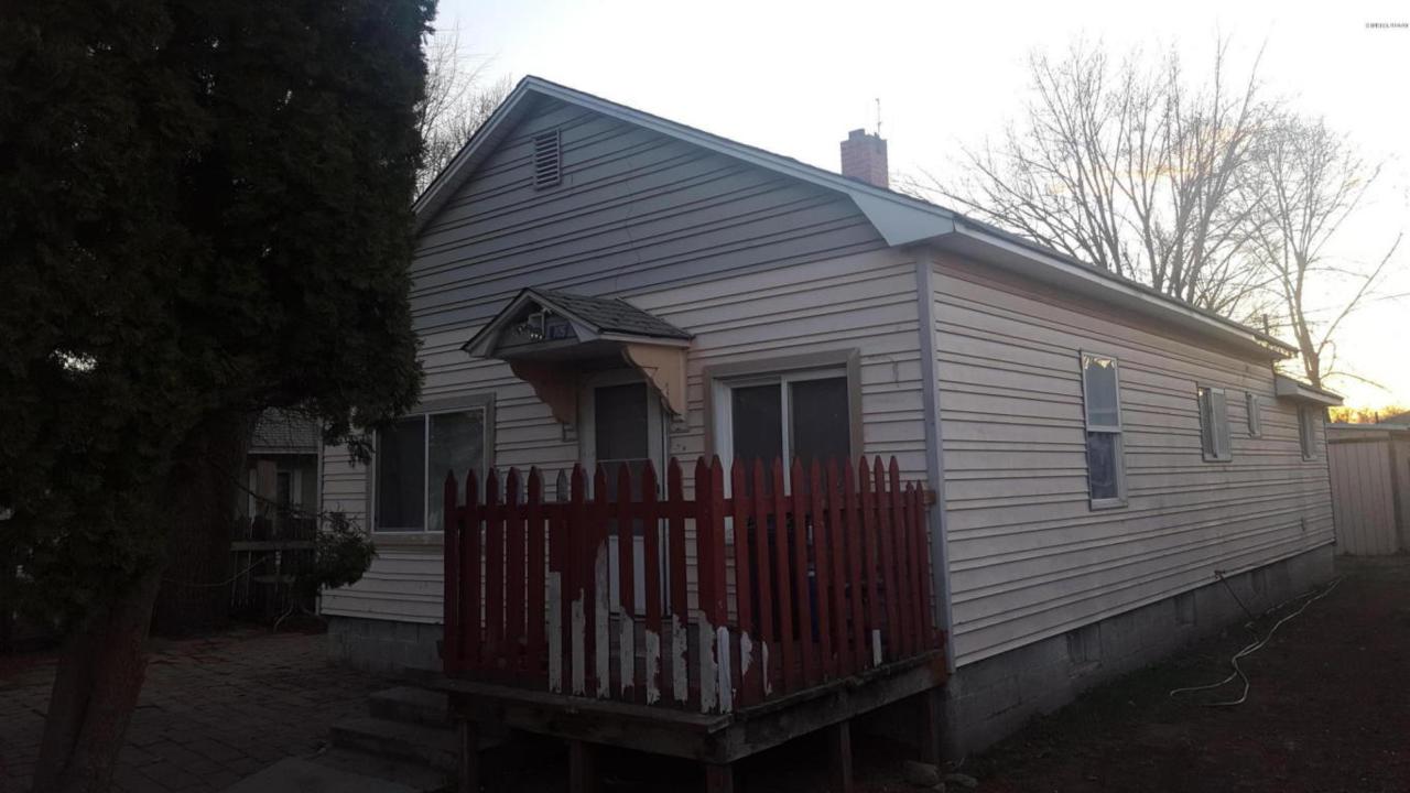 105 A St - Photo 1