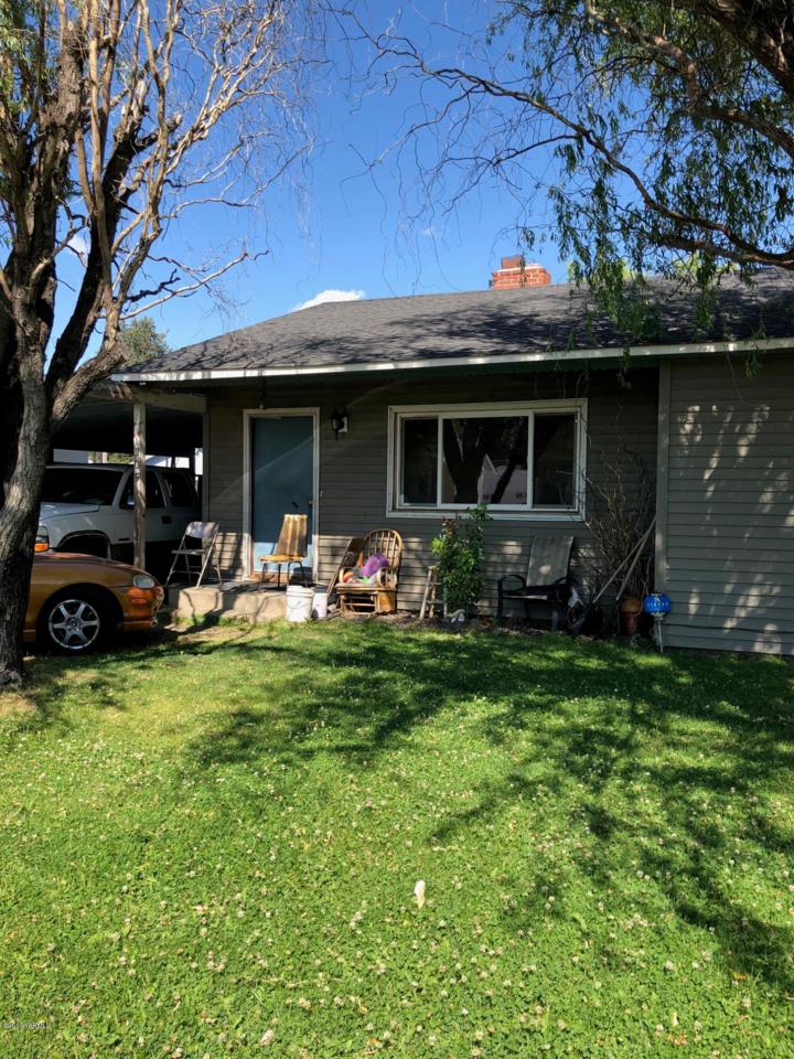 1205 8th Ave - Photo 1
