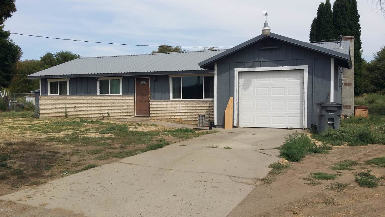 341 Robbins Rd - Photo 1