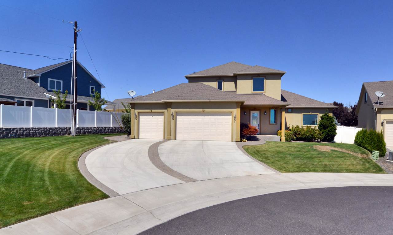 9207 Bell Ave - Photo 1