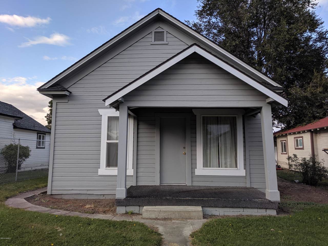 1211 Roosevelt Ave - Photo 1