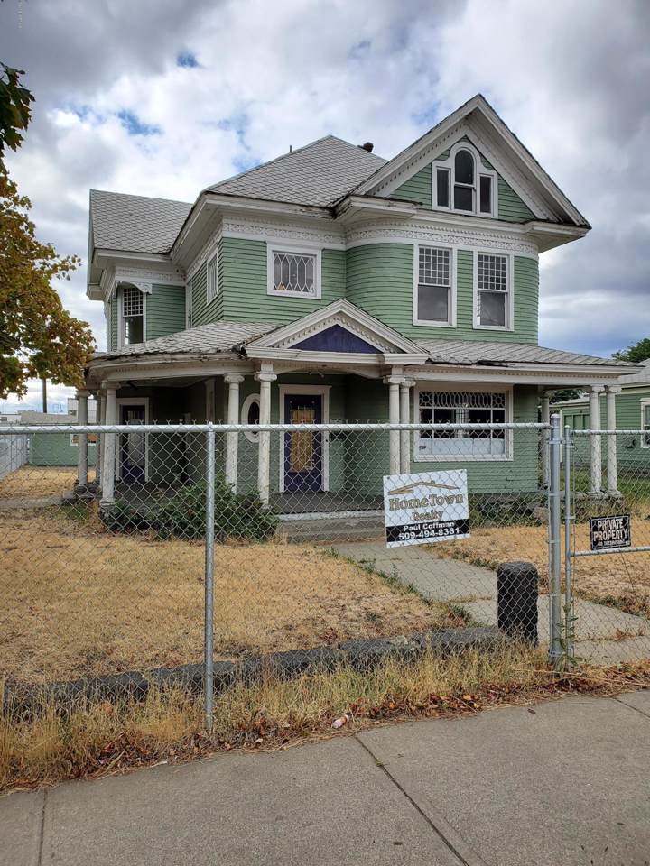 602 First St - Photo 1