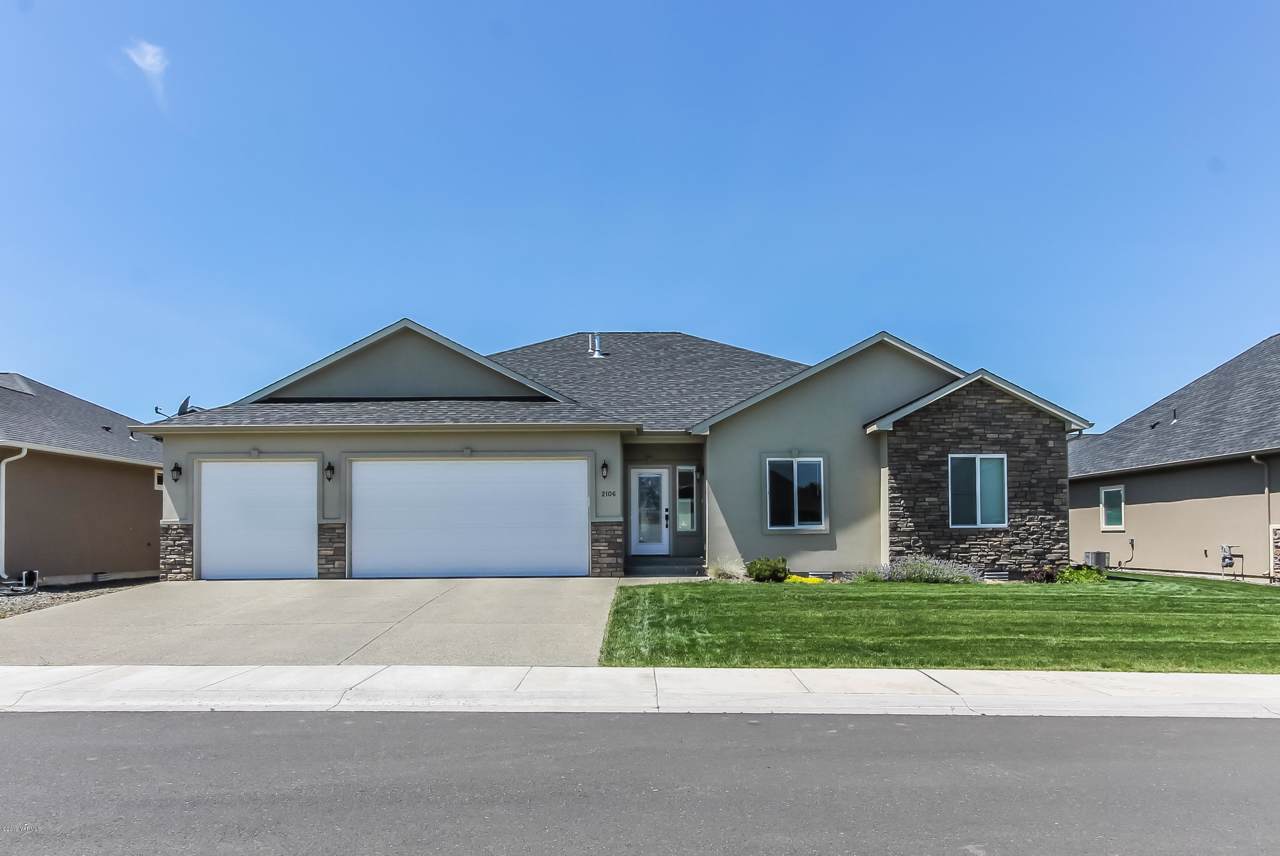 2106 Diamond Way - Photo 1