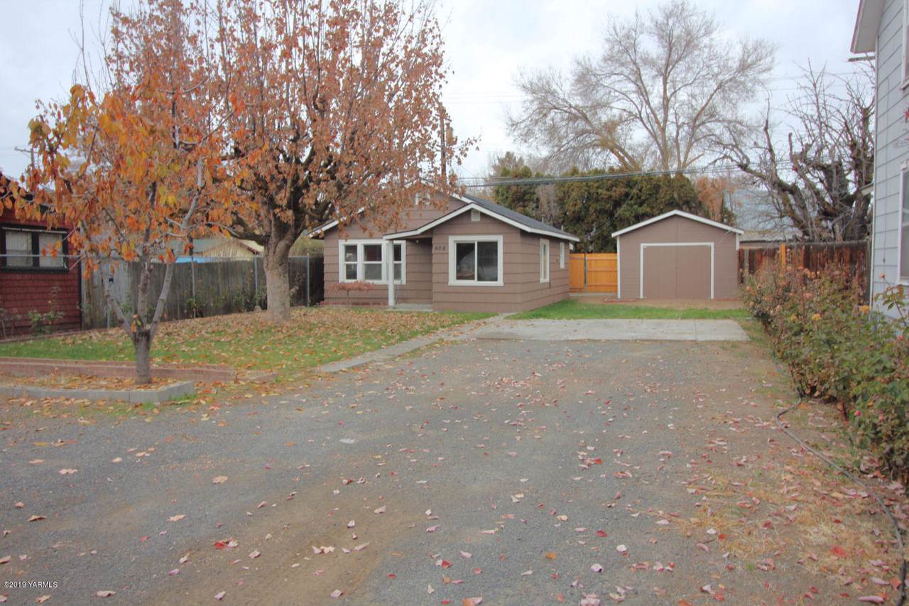 608 16th Ave - Photo 1