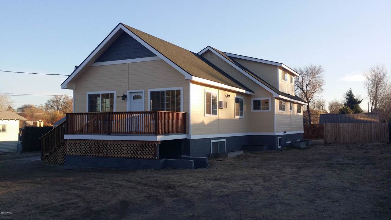 2504 Willow St - Photo 1