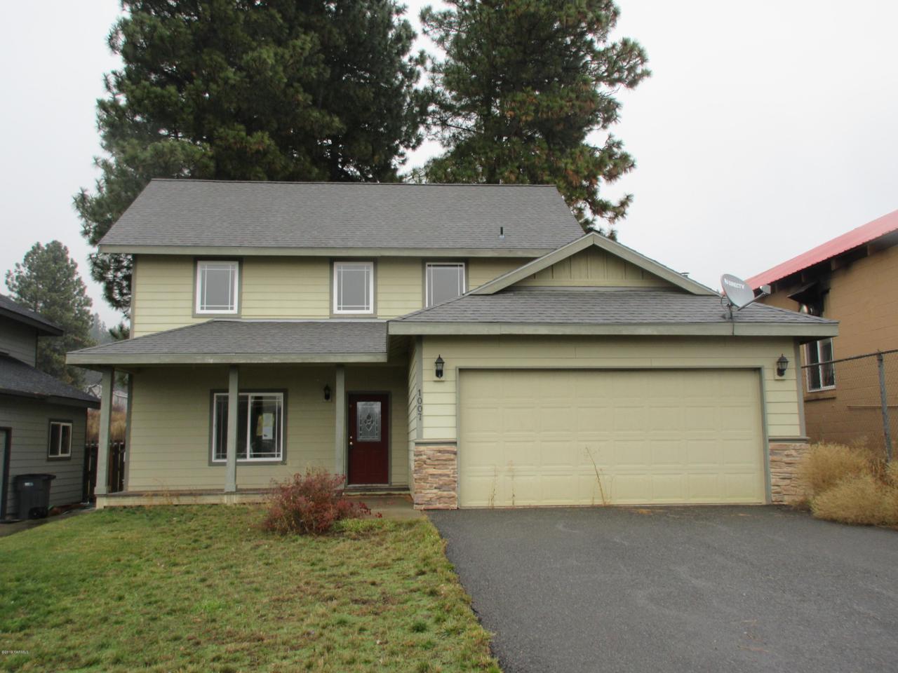 1007 3rd St - Photo 1