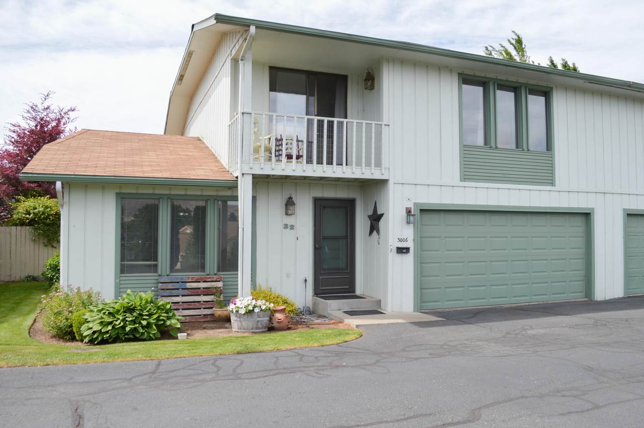 3006 Englewood Ave - Photo 1